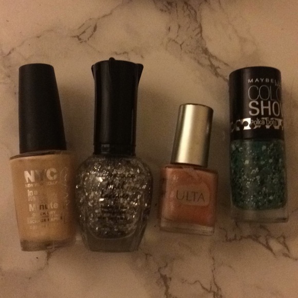 Assortment of nail polish bundle - Picture 5 of 5